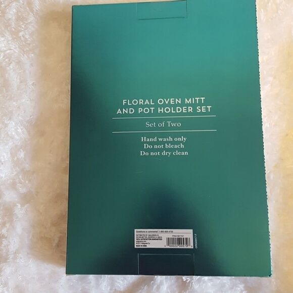 Modern Expressions Floral 2 piece Mitt Pot Holder set NEW - Picture 3 of 3